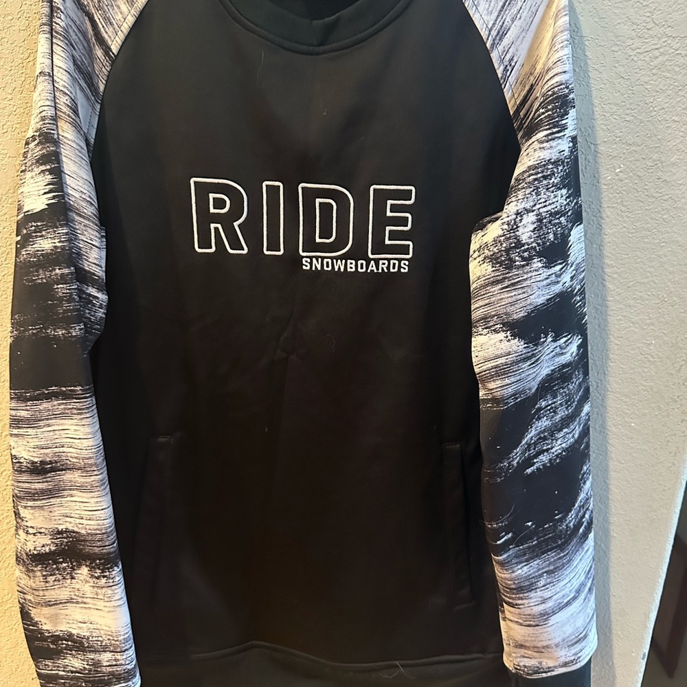 Ride Snowboards Black and Gray Lightweight Jacket